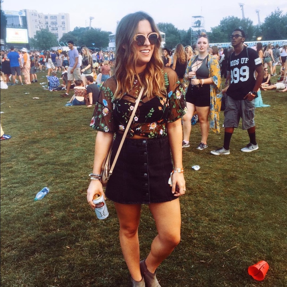 Mesh Floral Cropped Tee